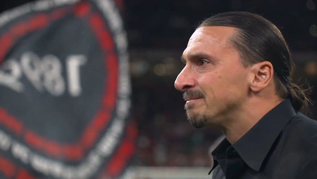 زلاتان ایبراهیموویچ در مراسم خداحافظی در سن‌سیرو